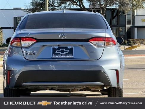 Used 2022 Toyota Corolla LE image 6