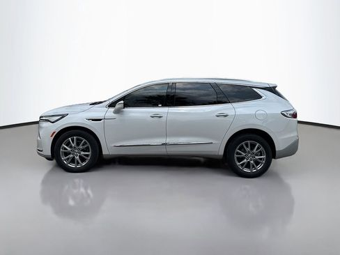 Used 2023 Buick Enclave Essence w/ Experience Buick Package FWD image 4