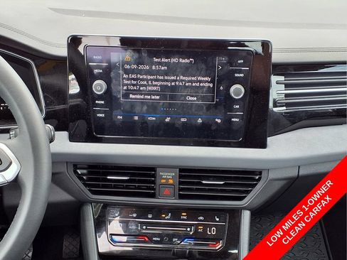 Used 2025 Volkswagen Jetta SE w/ Sunroof Package FWD image 14