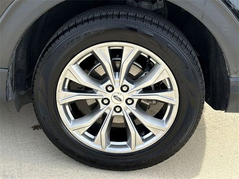 Used 2020 Ford Explorer XLT w/ Equipment Group 202A image 12