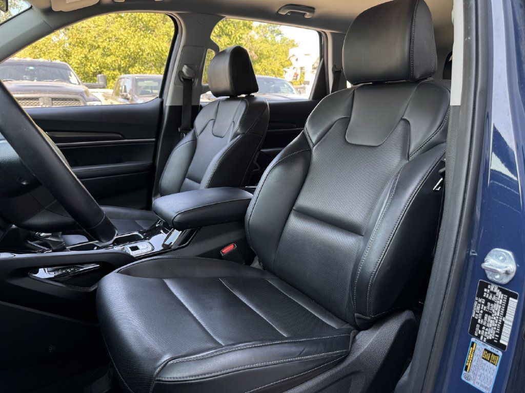Used 2024 Kia Telluride S FWD image 25
