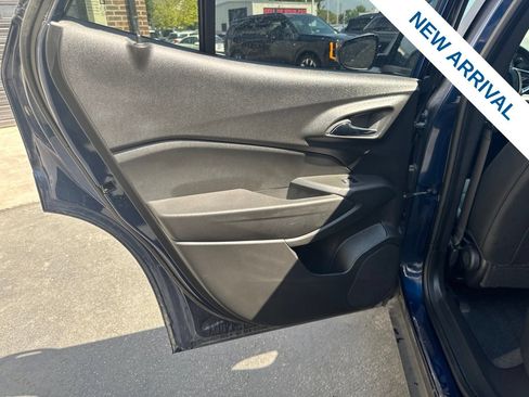 Used 2024 Chevrolet Trax LT w/ LT Convenience Package FWD image 15
