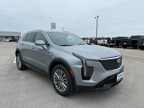 Used 2024 Cadillac XT4 Premium Luxury AWD/4WD image 7