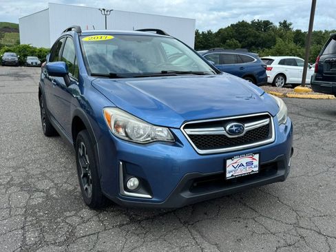 Used 2017 Subaru Crosstrek 2.0i Premium AWD/4WD image 4