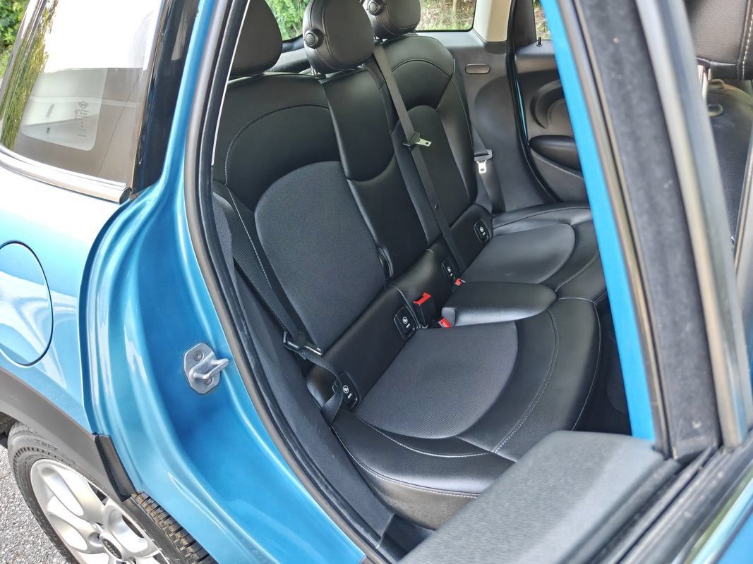 Used 2018 MINI Cooper 4-Door Hardtop FWD image 15
