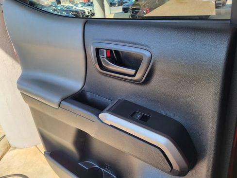 Used 2023 Toyota Tacoma SR5 w/ Technology Package AWD/4WD image 15