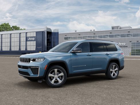New 2026 Jeep Grand Cherokee L Limited w/ Trailer Tow Package AWD/4WD image 22