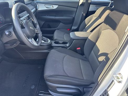 Used 2024 Kia Forte LXS w/ LXS Technology Package FWD image 15