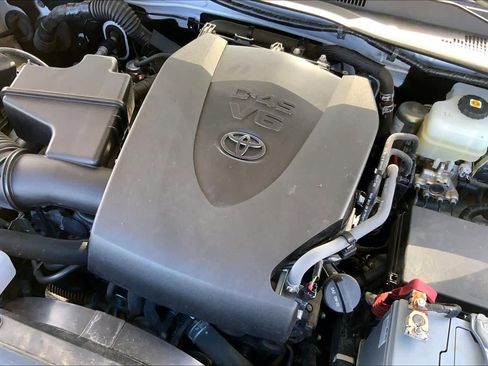 Used 2022 Toyota Tacoma TRD Off-Road image 33