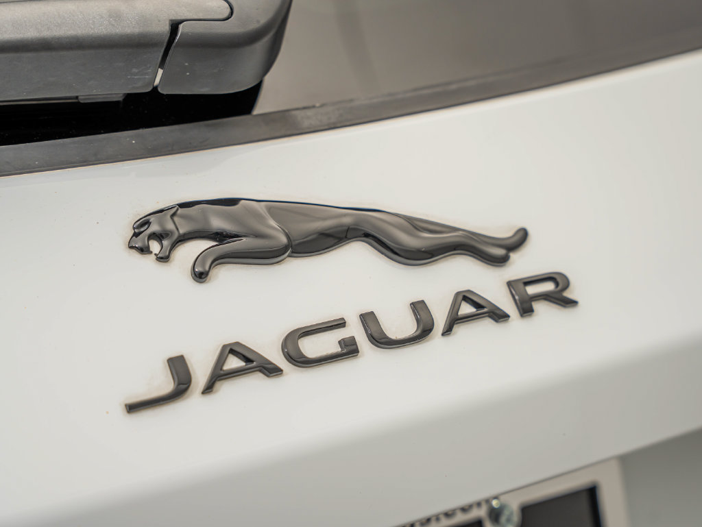 Used 2025 Jaguar F-PACE R-Dynamic S AWD/4WD image 17