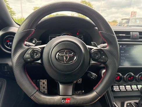 Used 2023 Toyota GR86 Premium w/ ALL Weather Mat Package (TMS) image 13