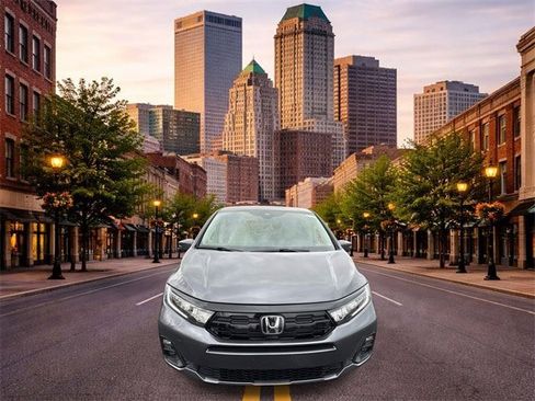 New 2026 Honda Odyssey Touring image 2