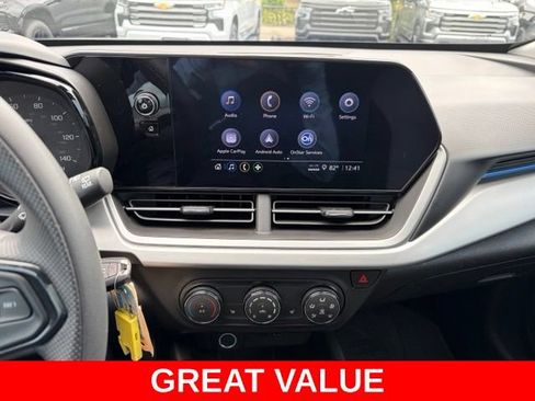 Used 2024 Chevrolet Trax LS w/ LS Convenience Package FWD image 22