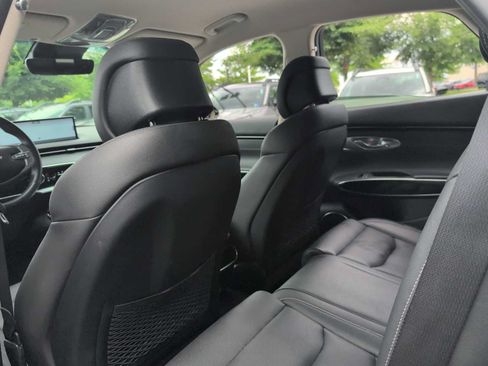 Used 2025 Genesis GV70 2.5T AWD/4WD image 18