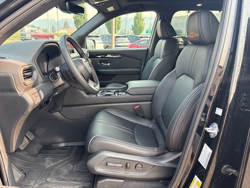 Used 2026 Honda Pilot TrailSport image 16