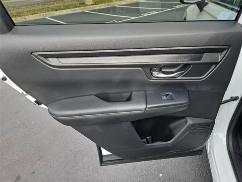 Used 2025 Honda CR-V LX image 25