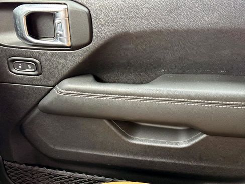 Used 2023 Jeep Wrangler Unlimited Sahara w/ Cold Weather Group image 21