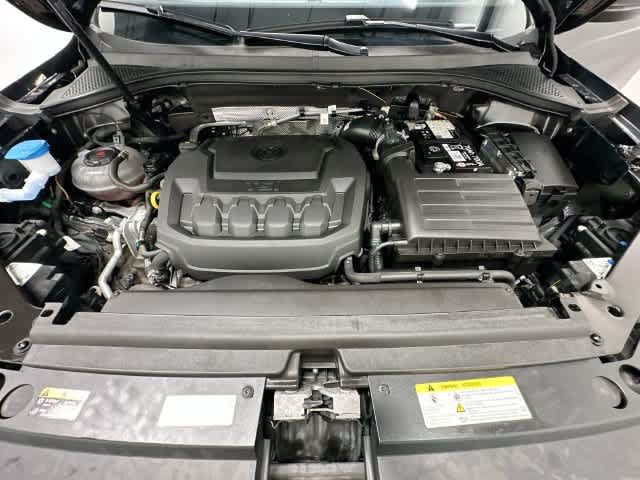 Used 2024 Volkswagen Tiguan SE w/ Panoramic Sunroof Package AWD/4WD image 27