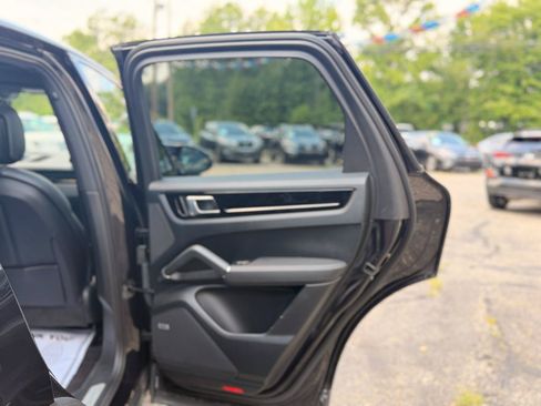Used 2019 Porsche Cayenne AWD/4WD image 20