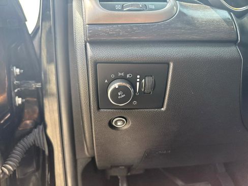 Used 2018 Jeep Grand Cherokee Altitude AWD/4WD image 27