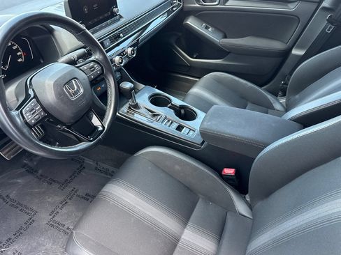 Used 2023 Honda Civic Sport image 11