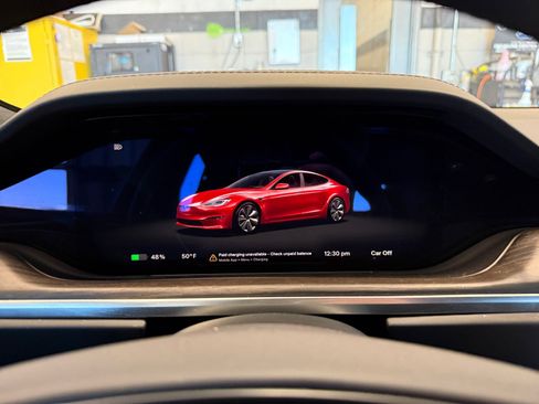 Used 2025 Tesla Model S image 11