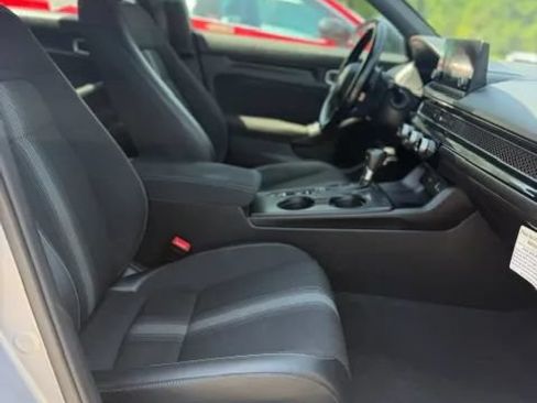 Used 2023 Honda Civic Sport image 4