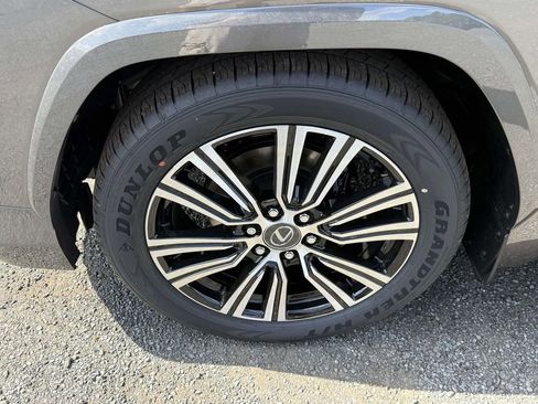 New 2026 Lexus LX 600 4WD w/ Luxury Package image 7
