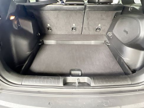 Used 2022 Jeep Cherokee Limited w/ Mopar Interior Package image 25