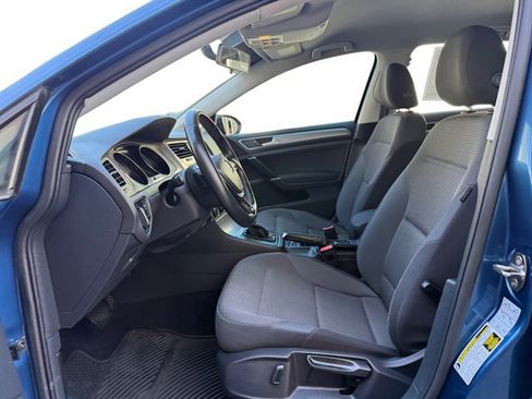 Used 2017 Volkswagen Golf S FWD image 10