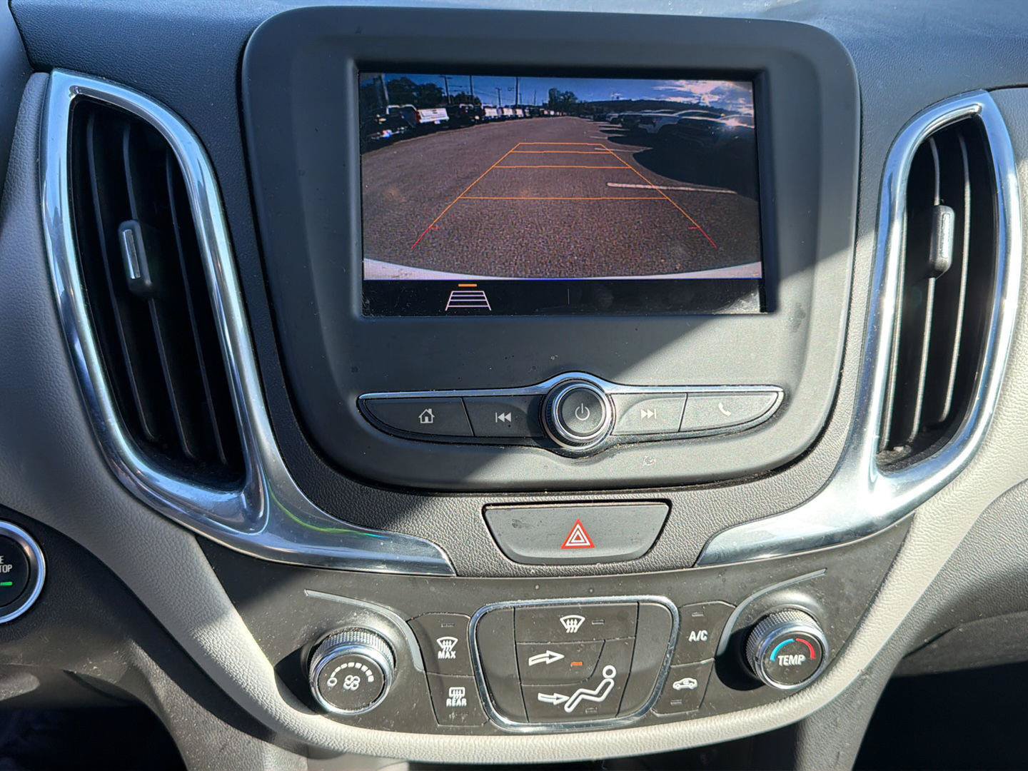 Used 2020 Chevrolet Equinox LS FWD image 14