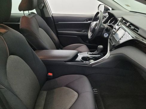 Used 2019 Toyota Camry LE FWD image 21