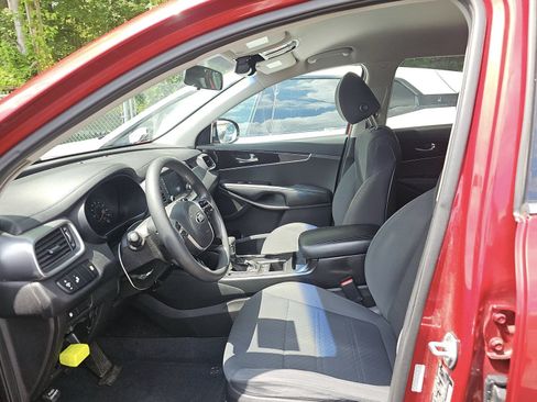 Used 2019 Kia Sorento AWD image 6