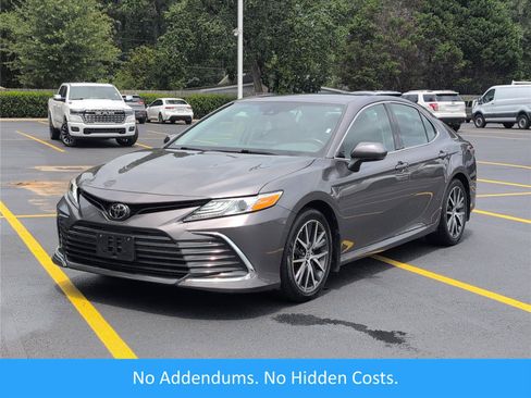 Used 2024 Toyota Camry XLE FWD image 1
