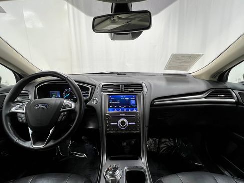 Used 2019 Ford Fusion Titanium FWD image 20