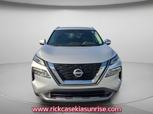 Used 2022 Nissan Rogue SL w/ SL Premium Package FWD image 3
