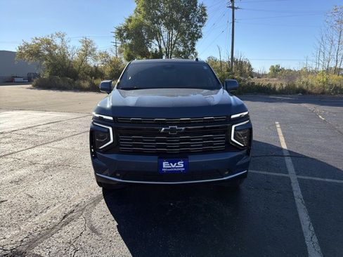 New 2026 Chevrolet Suburban High Country image 2