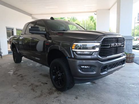 Used 2022 RAM 2500 Laramie AWD/4WD image 3