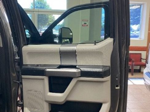 Used 2020 Ford F350 XLT w/ XLT Premium Package AWD/4WD image 10