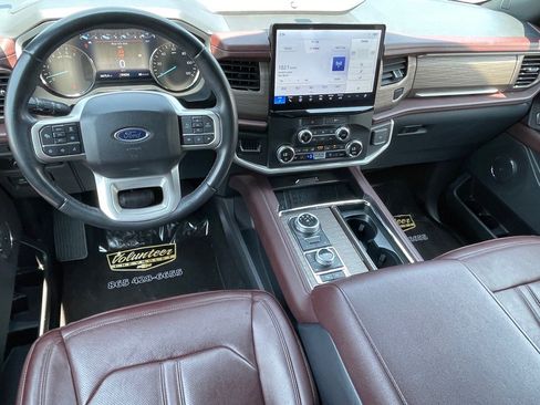 Used 2023 Ford Expedition Limited image 13