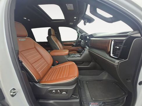 Used 2024 GMC Sierra 3500 Denali Ultimate image 15