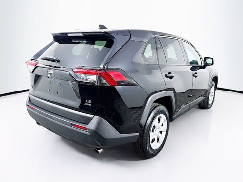 Used 2024 Toyota RAV4 LE AWD/4WD image 7