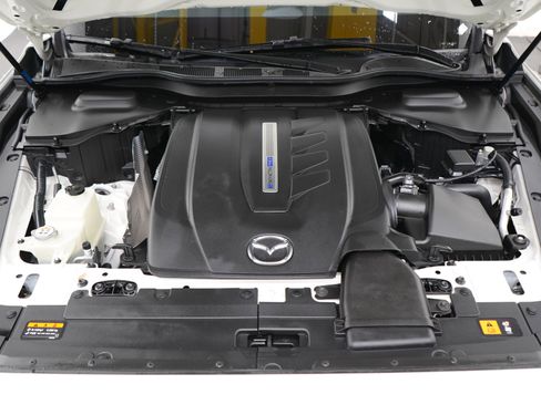 Certified 2024 MAZDA CX-90 Plug-In Hybrid w/ Preferred AWD/4WD image 32