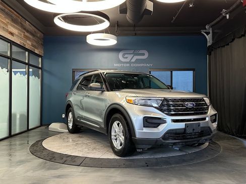 Used 2021 Ford Explorer XLT AWD/4WD image 1