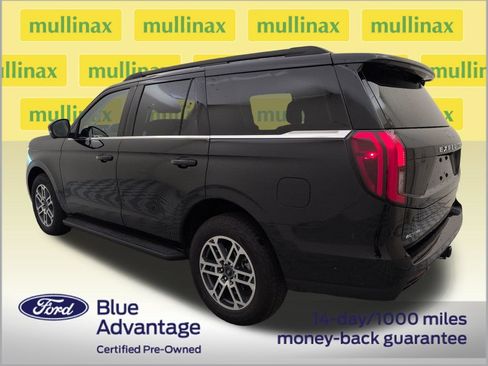 Used 2025 Ford Expedition Active AWD/4WD image 9