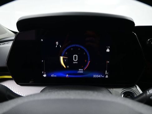Used 2025 Chevrolet Trax LT FWD image 19