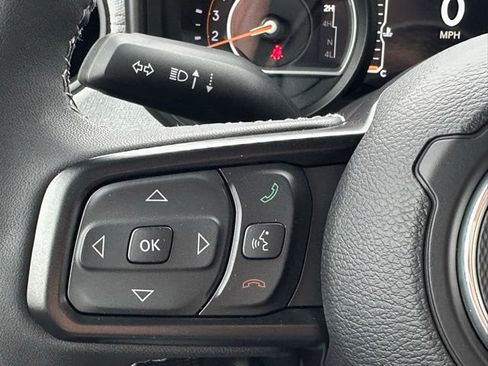 Used 2025 Jeep Wrangler Unlimited Sport AWD/4WD image 16