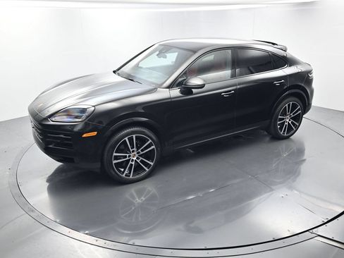 Certified 2025 Porsche Cayenne Coupe AWD/4WD image 34