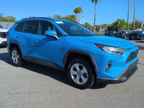 Used 2019 Toyota RAV4 XLE image 2