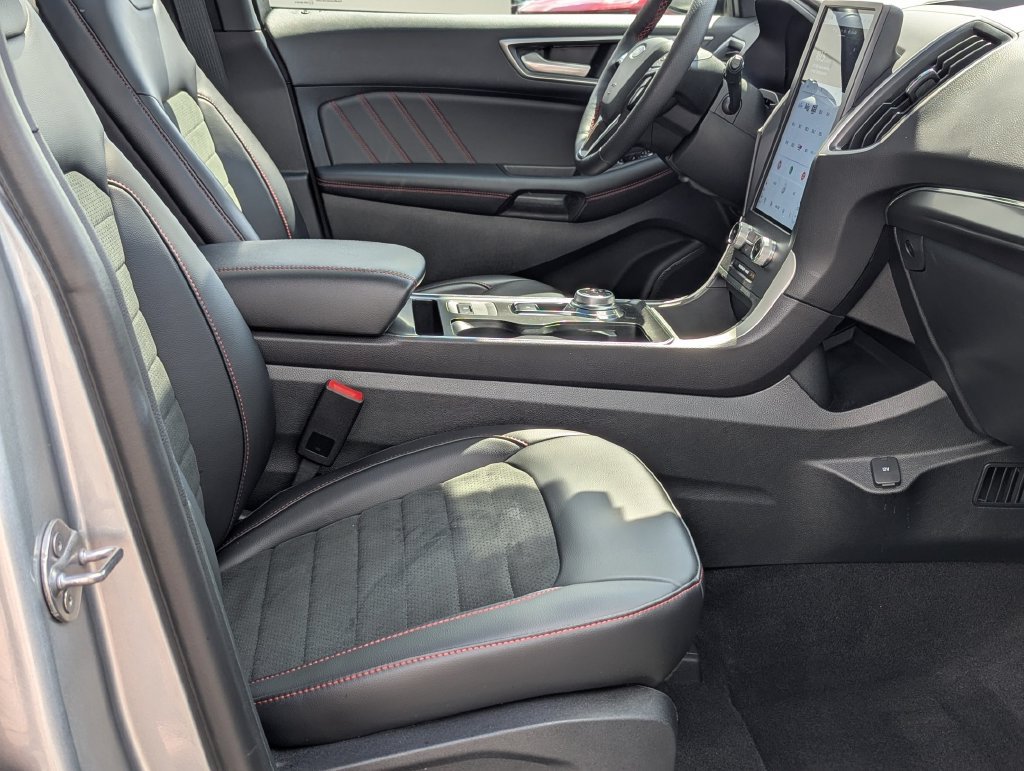 Used 2024 Ford Edge ST-Line AWD/4WD image 26